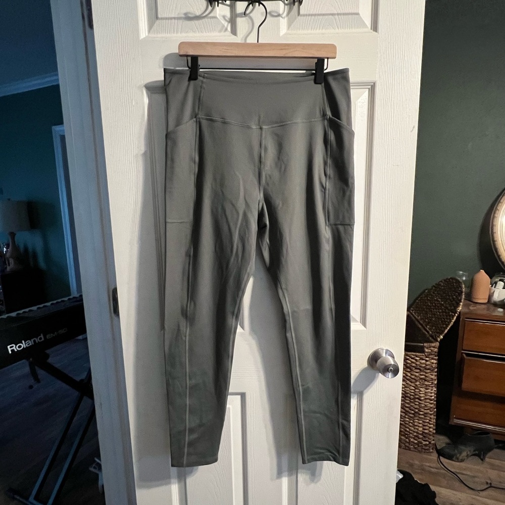 Girlfriend Collective POCKET Leggings!
